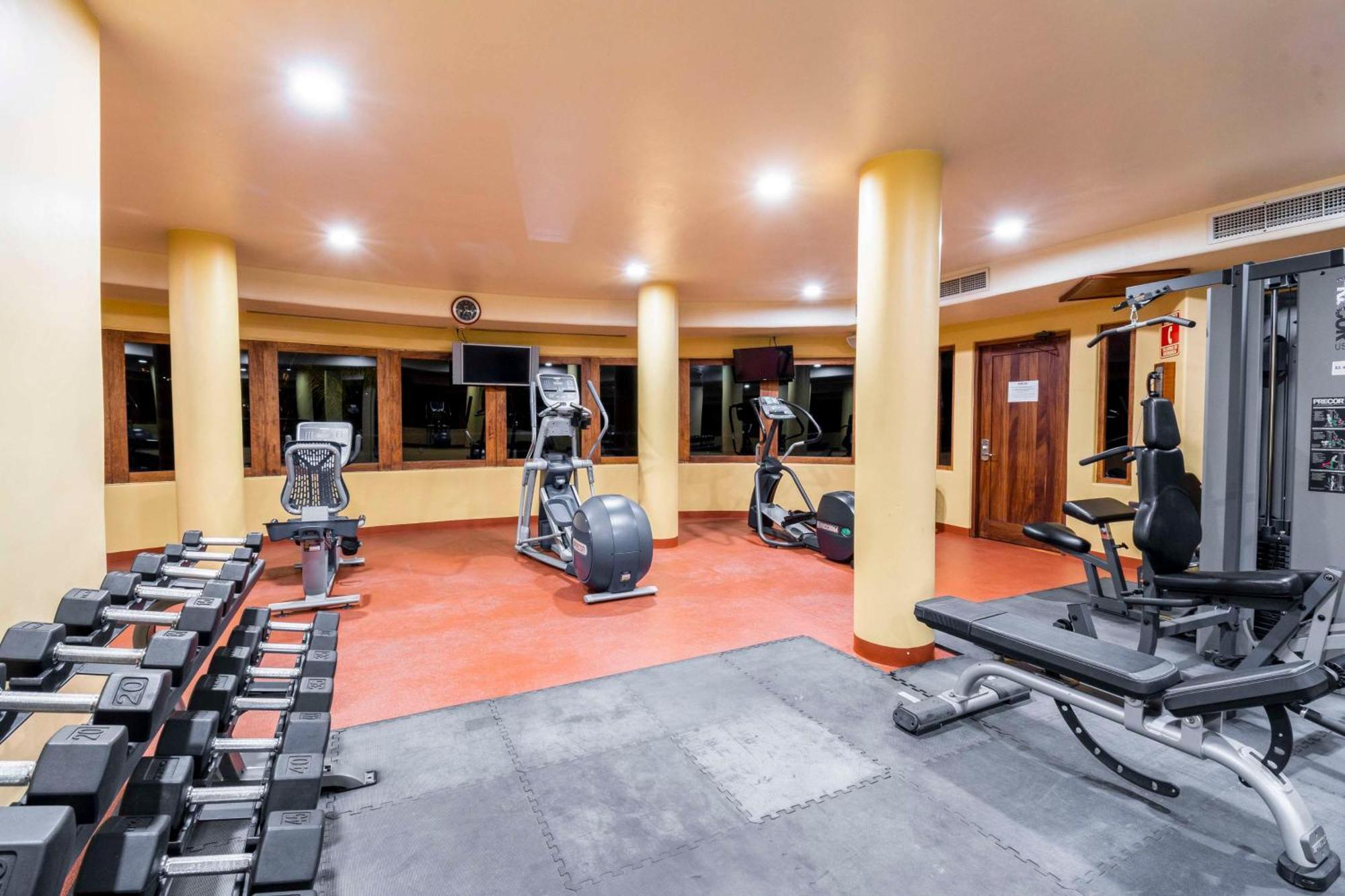Отель Hilton Grand Vacations Club Сиуатанехо Экстерьер фото